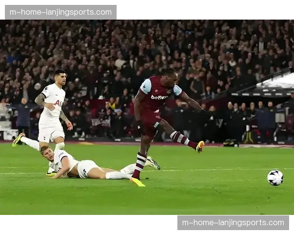 西汉姆联44%控球率大胜狼队 高效反击战术弱化控球权重